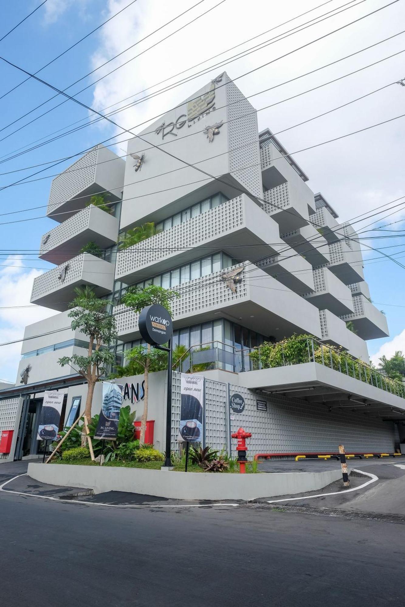 Sans Hotel Rg Living Jogja By Reddoorz Pakualaman Exteriör bild