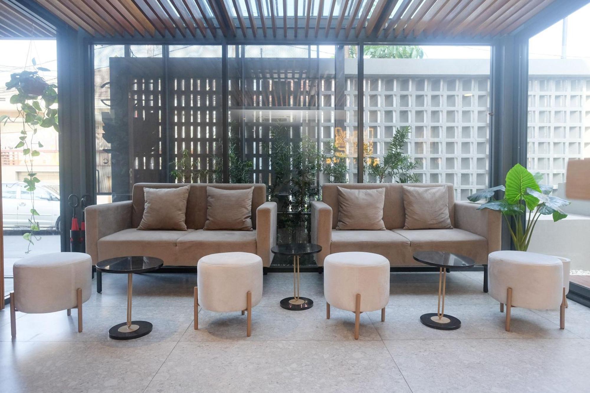 Sans Hotel Rg Living Jogja By Reddoorz Pakualaman Exteriör bild