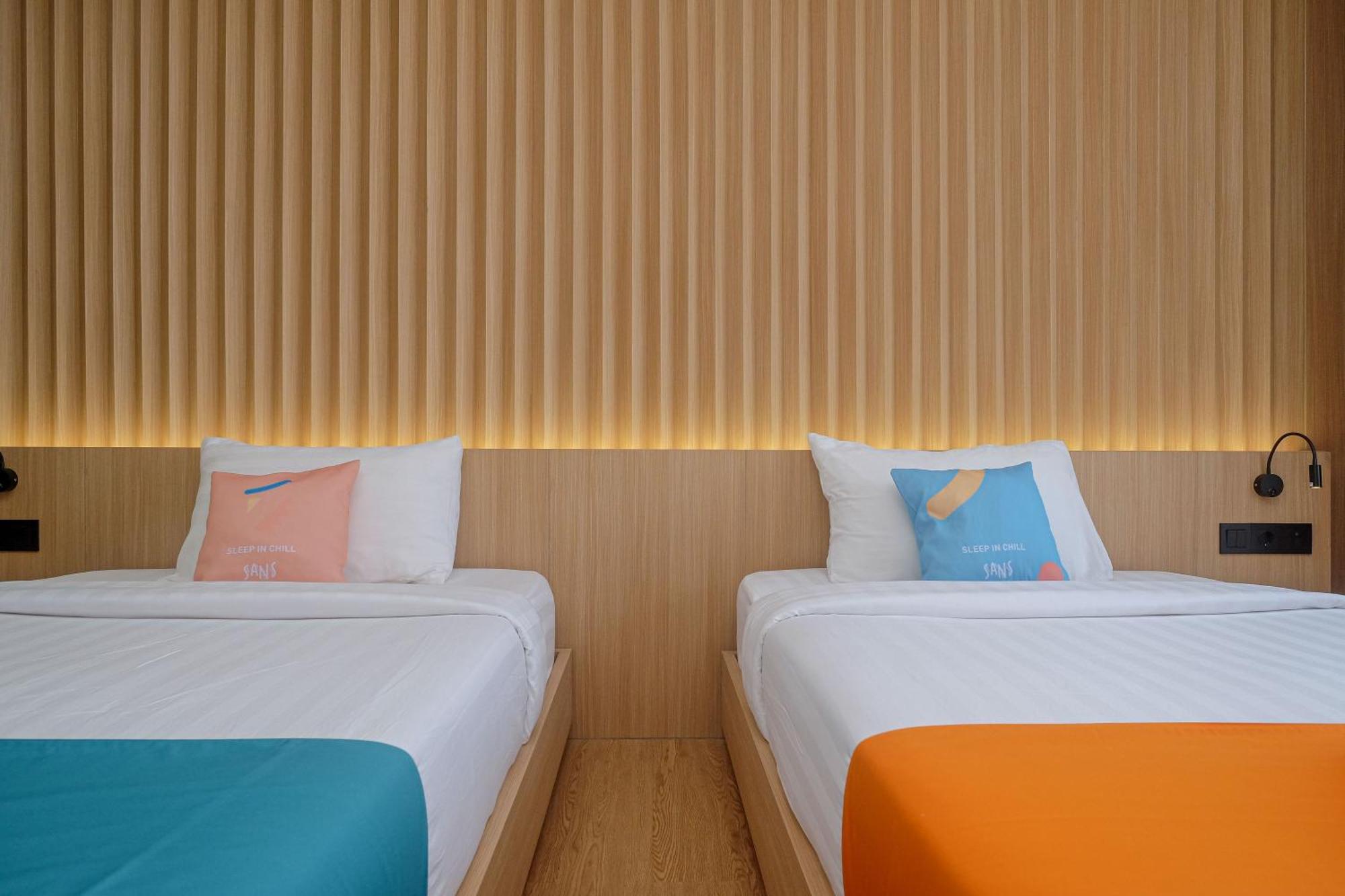 Sans Hotel Rg Living Jogja By Reddoorz Pakualaman Exteriör bild