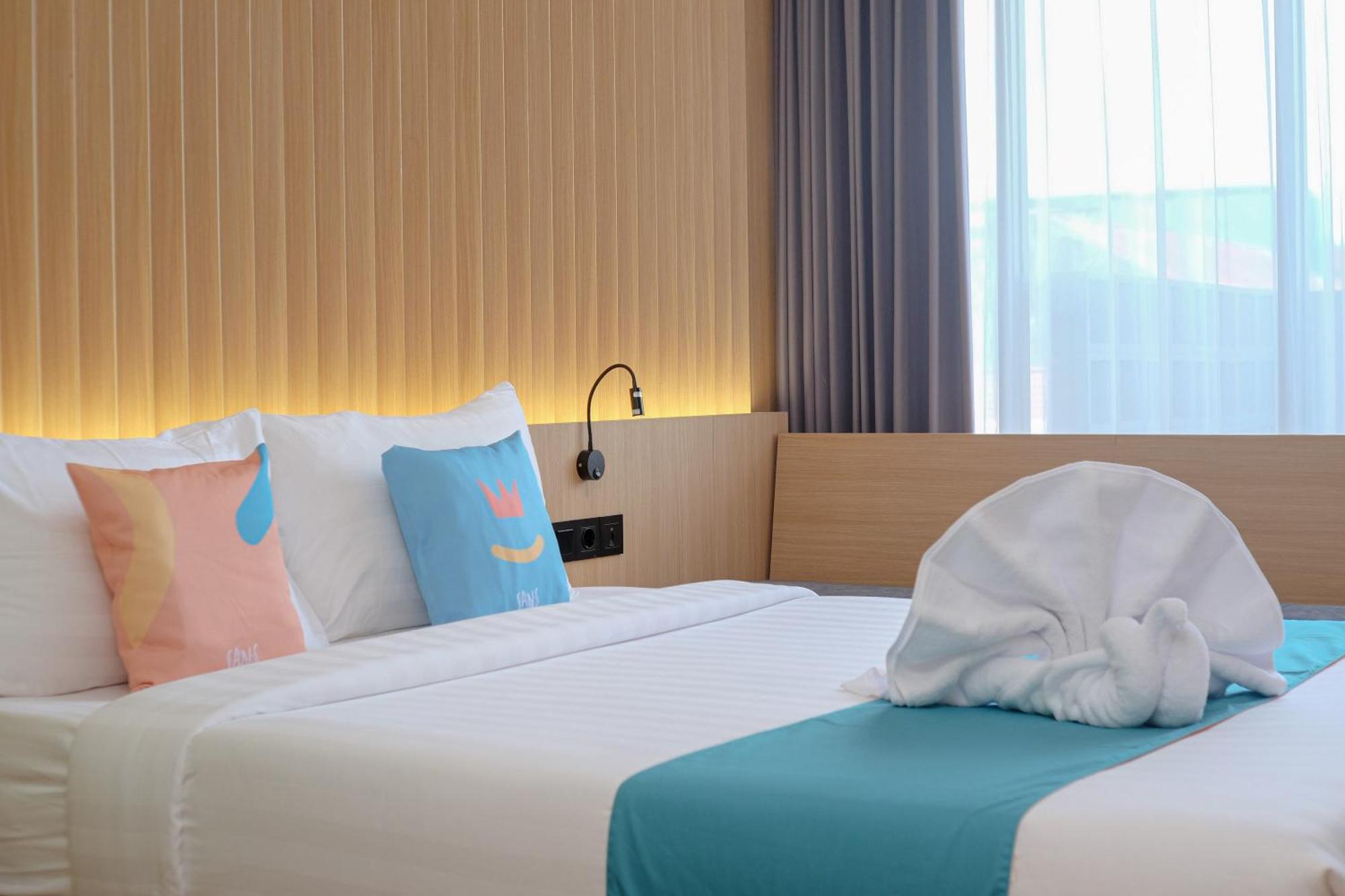 Sans Hotel Rg Living Jogja By Reddoorz Pakualaman Exteriör bild