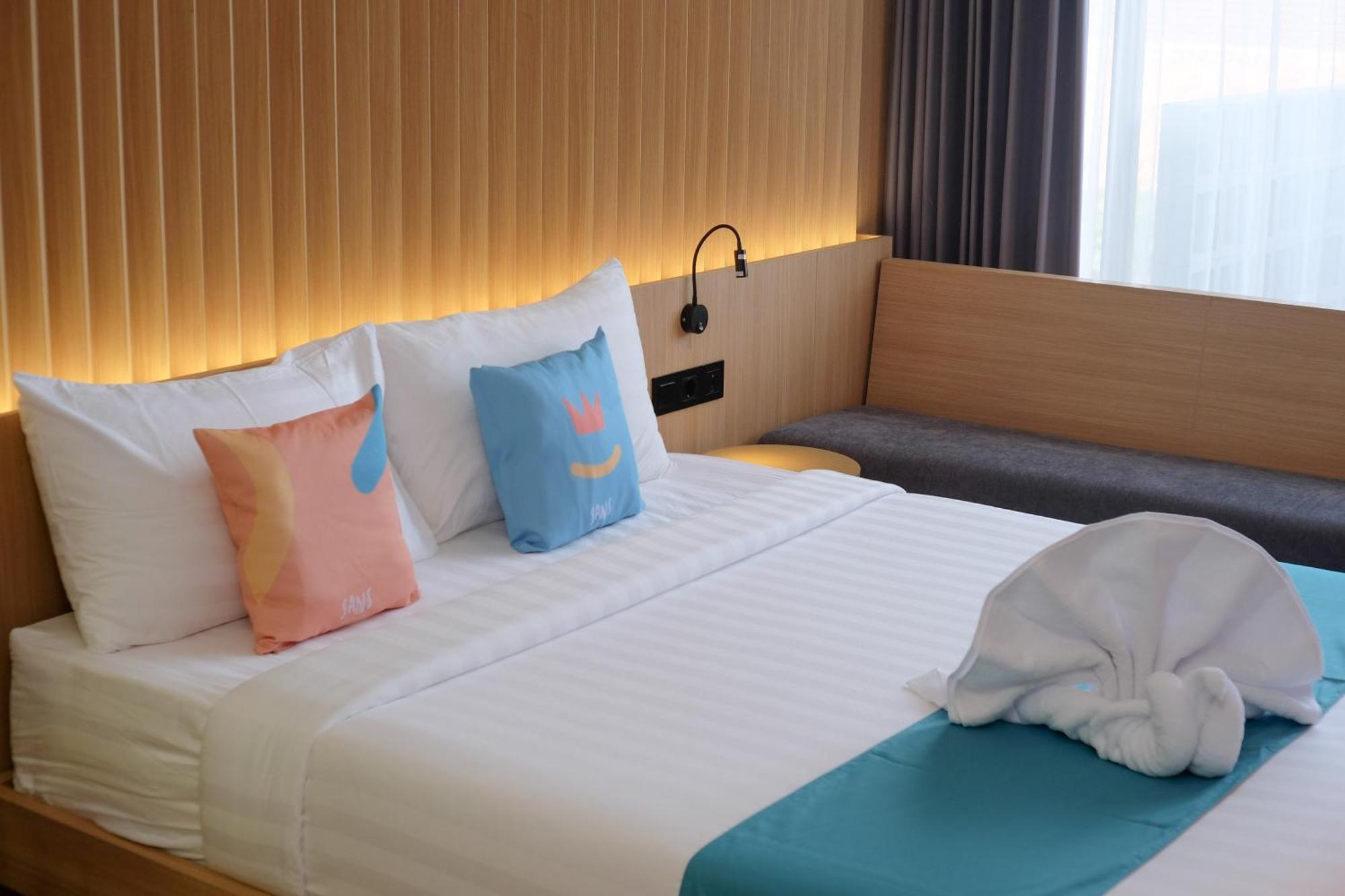 Sans Hotel Rg Living Jogja By Reddoorz Pakualaman Exteriör bild
