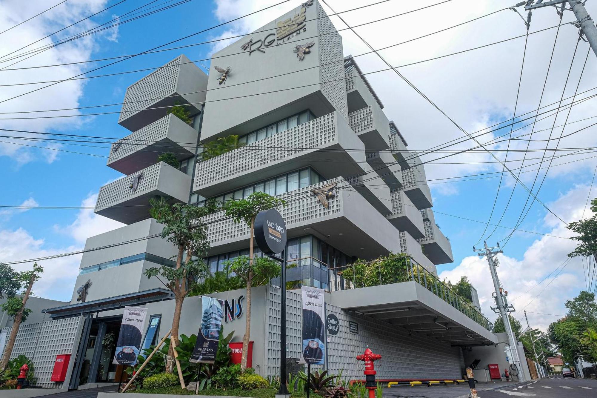 Sans Hotel Rg Living Jogja By Reddoorz Pakualaman Exteriör bild