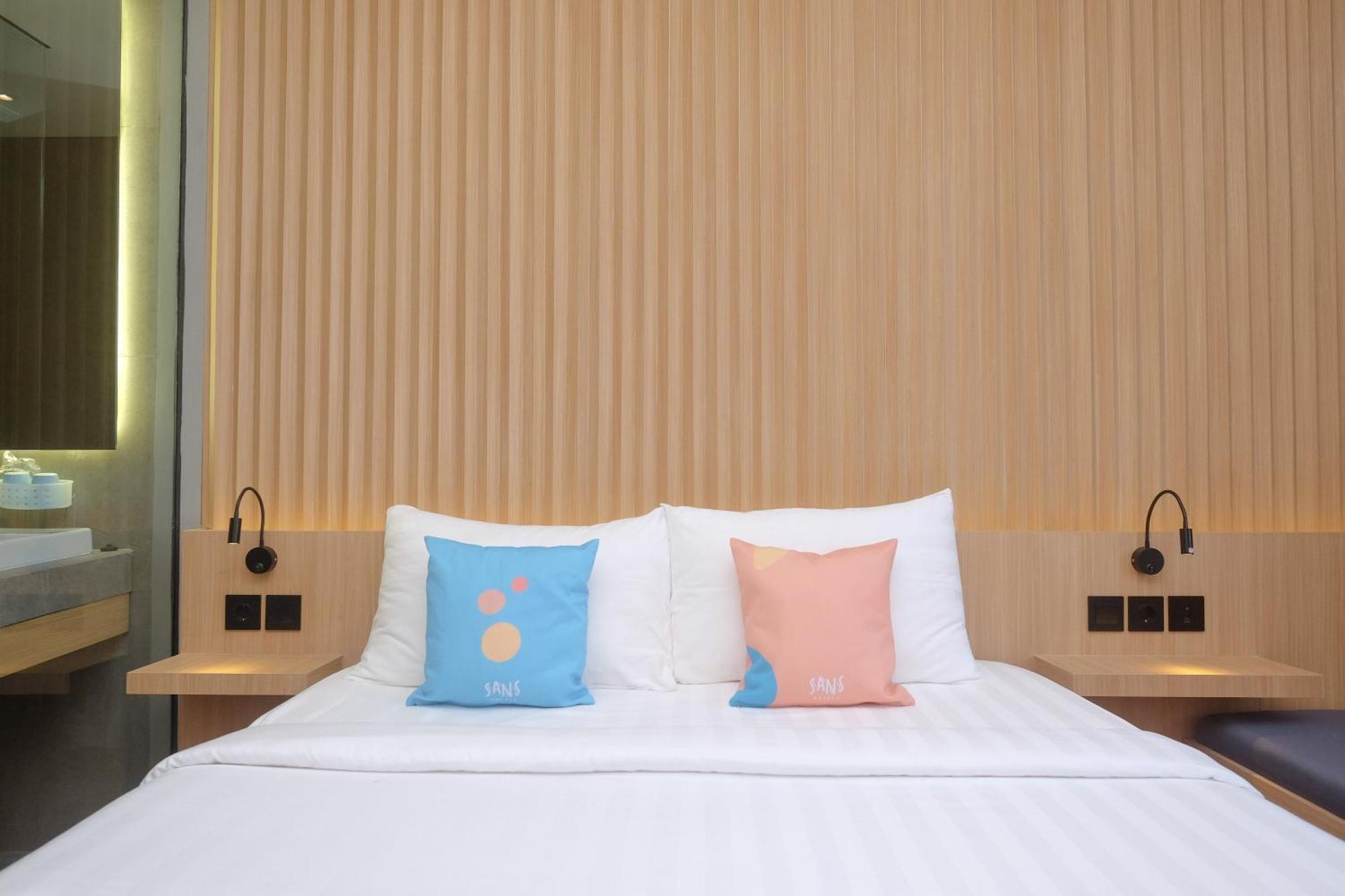 Sans Hotel Rg Living Jogja By Reddoorz Pakualaman Exteriör bild